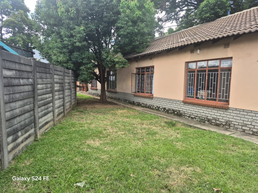 6 Bedroom Property for Sale in Rustenburg North North West